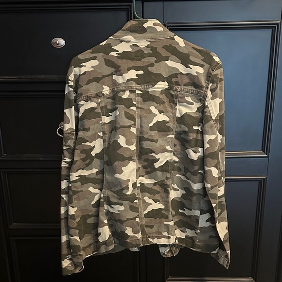 Kensie Women's Green Camouflage Field Jacket - Picture 3 of 6